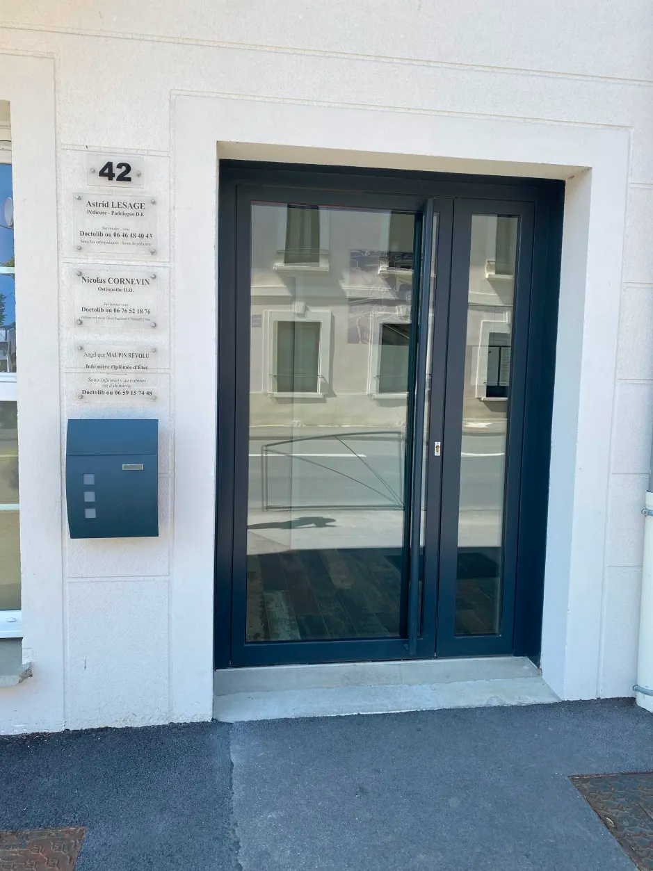 Entrée du cabinet médical de Coubert